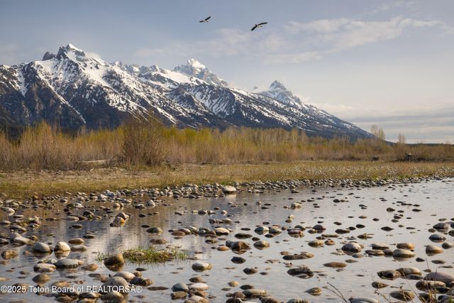 $43,000,000 | 7555-7565 North Bar B Bar River Road, Jackson, WY 83001