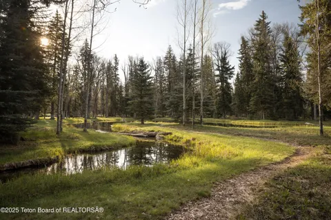 $43,000,000 | 7555-7565 North Bar B Bar River Road, Jackson, WY 83001