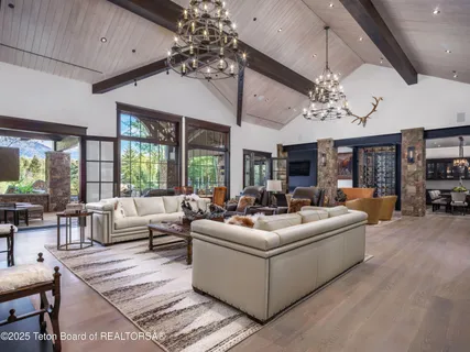 $43,000,000 | 7555-7565 North Bar B Bar River Road, Jackson, WY 83001