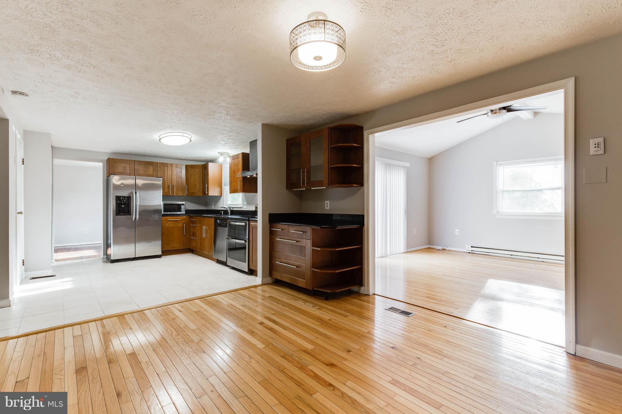 4423 Cub Run Road Chantilly, VA 20151 - Photo 11 of 30 Family Room