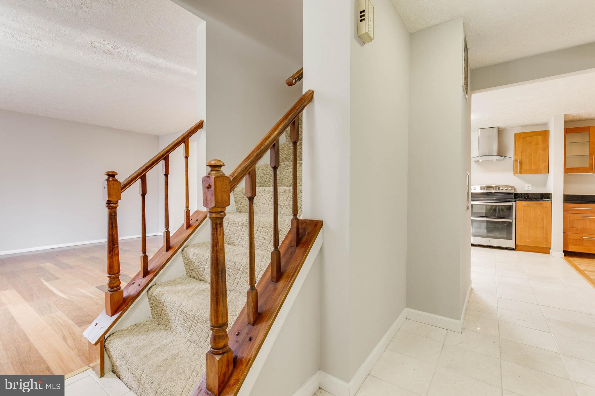 4423 Cub Run Road Chantilly, VA 20151 - Photo 3 of 30 Interior (General)