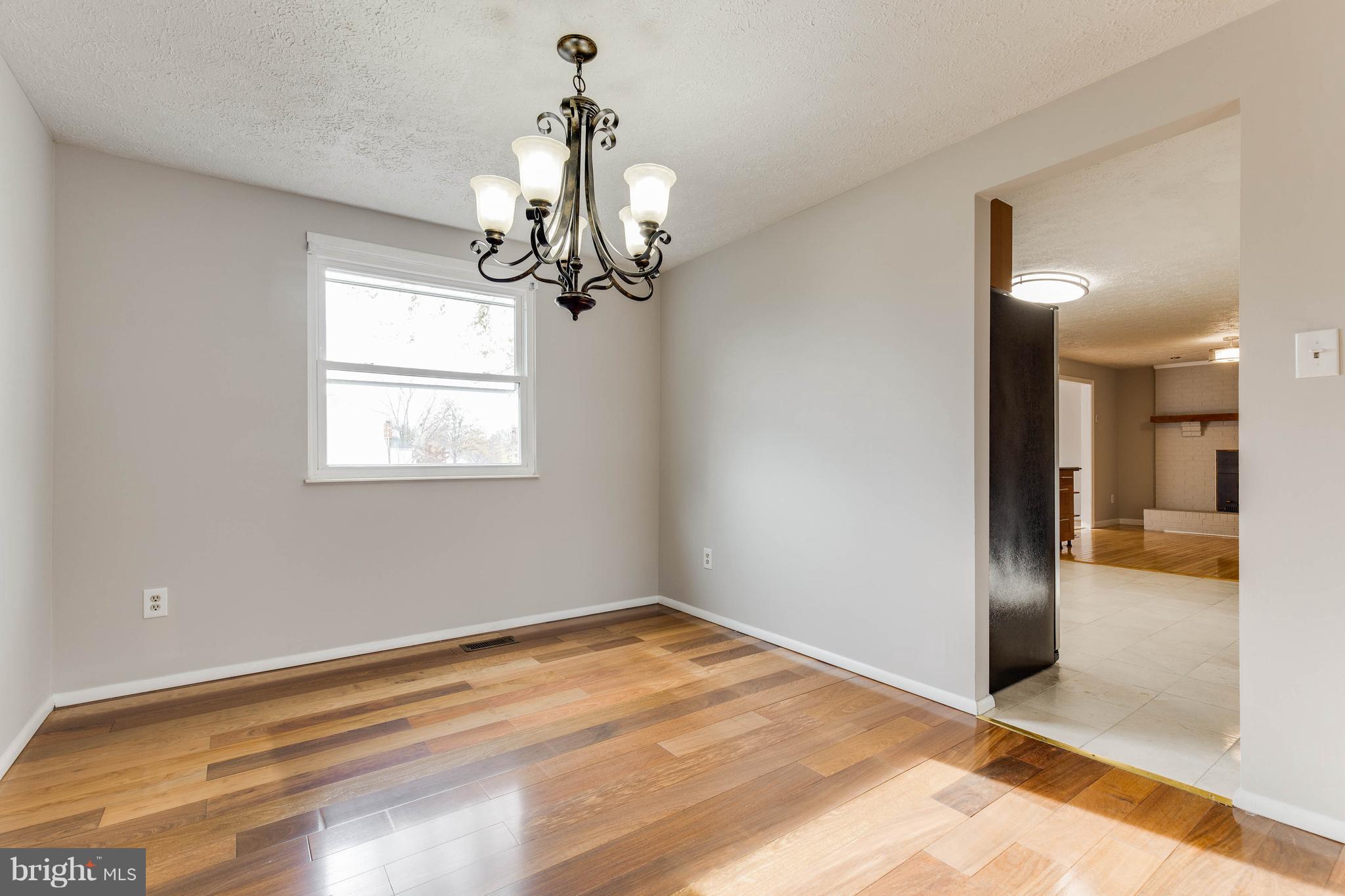 4423 Cub Run Road Chantilly, VA 20151 - Photo 6 of 30 Dining Room