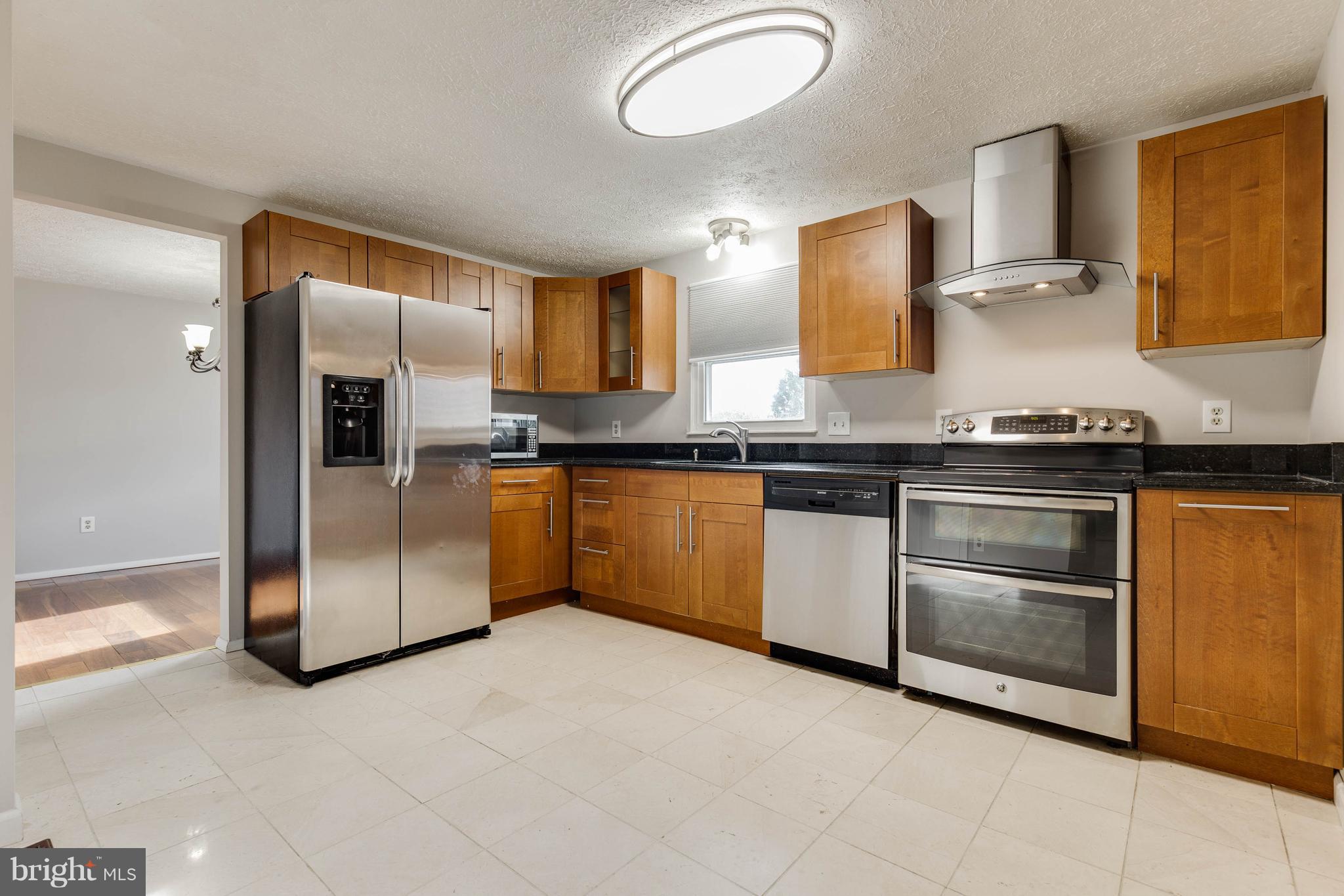 4423 Cub Run Road Chantilly, VA 20151 - Photo 7 of 30 Kitchen