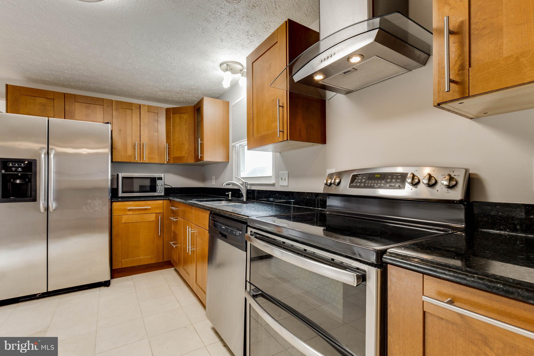 4423 Cub Run Road Chantilly, VA 20151 - Photo 8 of 30 Kitchen