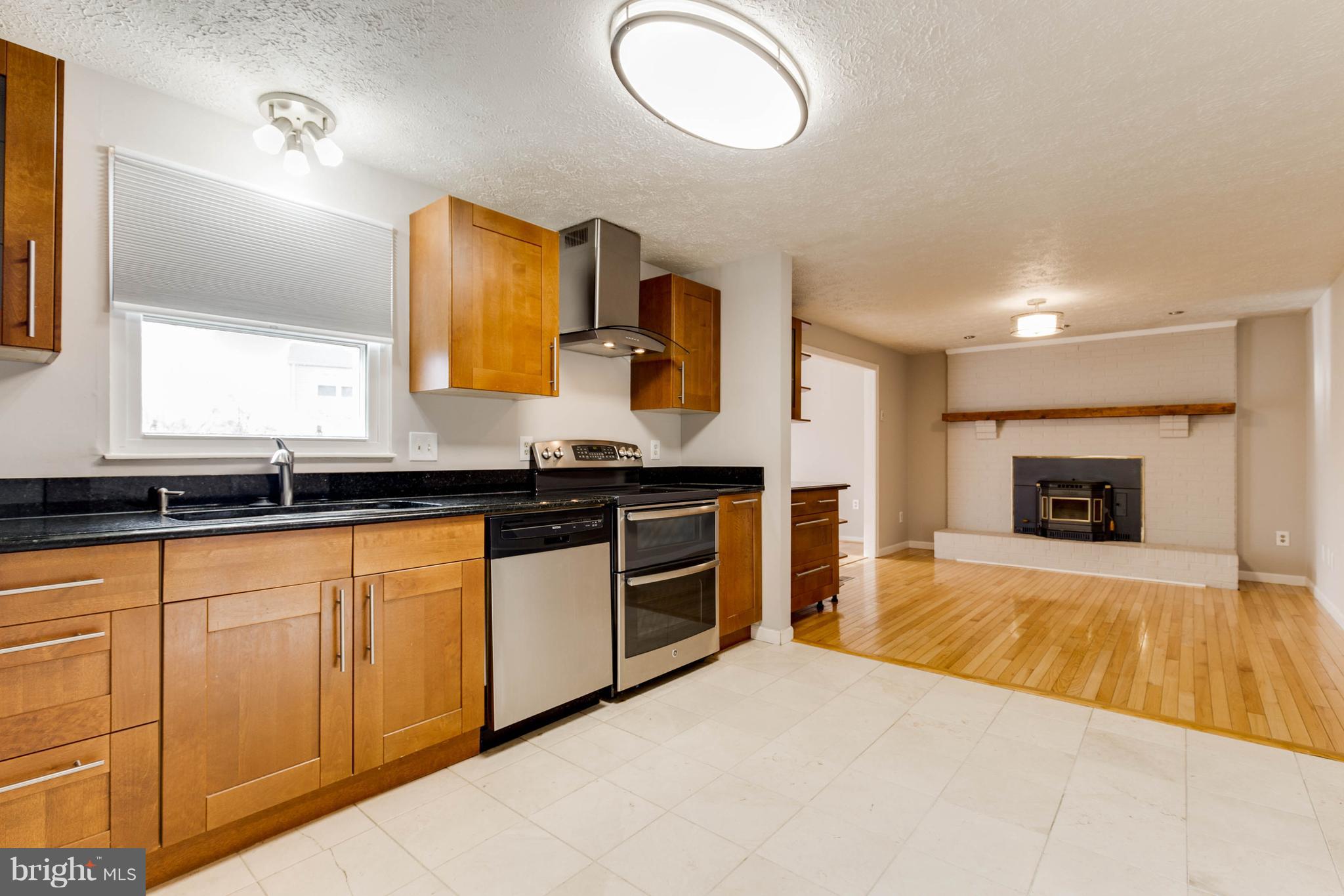 4423 Cub Run Road Chantilly, VA 20151 - Photo 9 of 30 Kitchen