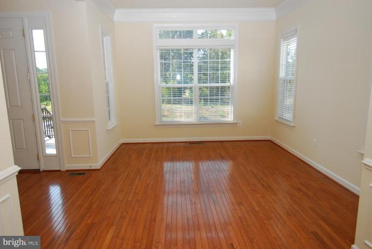 9213 Hooes Road Lorton, VA 22079 - Photo 14 of 22 Living Room