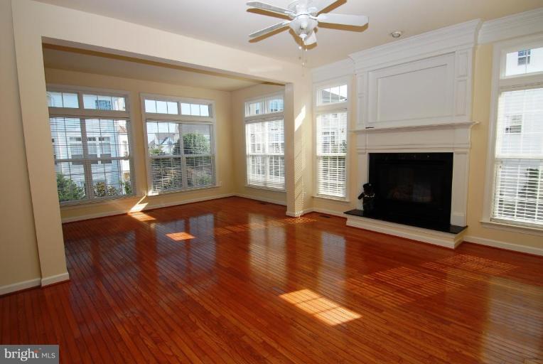 9213 Hooes Road Lorton, VA 22079 - Photo 10 of 22 Family Room #2
