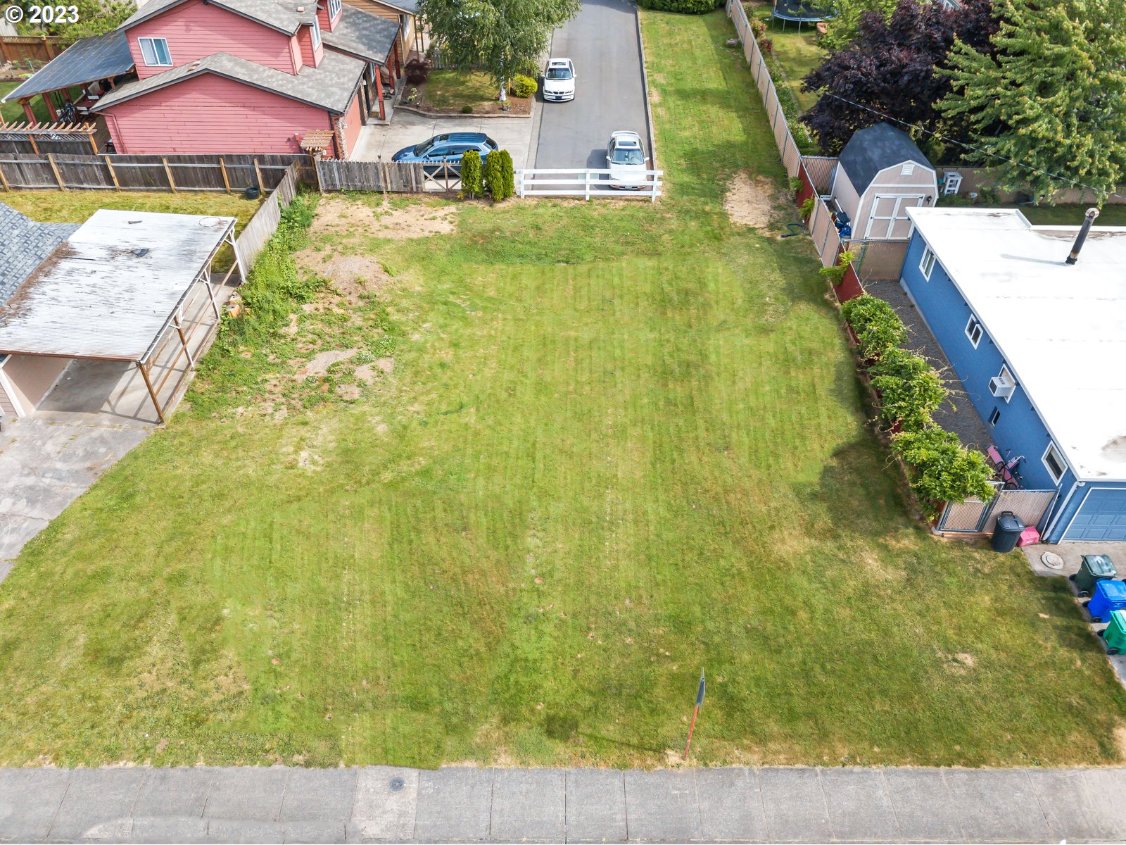 711 Southeast 5th Street Gresham, OR 97080 - Photo 5 of 8 a view of swimming pool with a yard