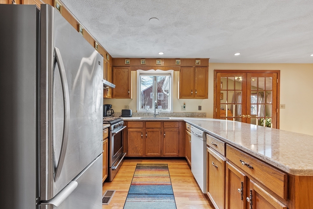 106 Berkeley Road North Andover, MA 01845 - Photo 18 of 42