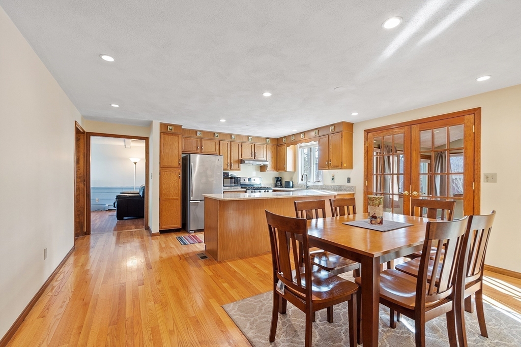 106 Berkeley Road North Andover, MA 01845 - Photo 20 of 42