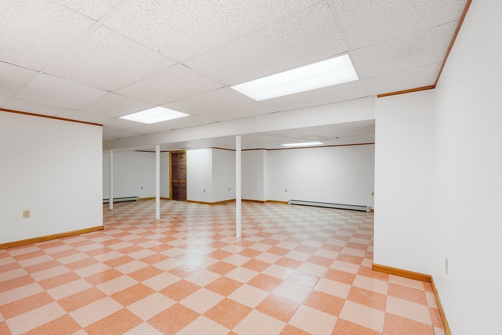 106 Berkeley Road North Andover, MA 01845 - Photo 33 of 42