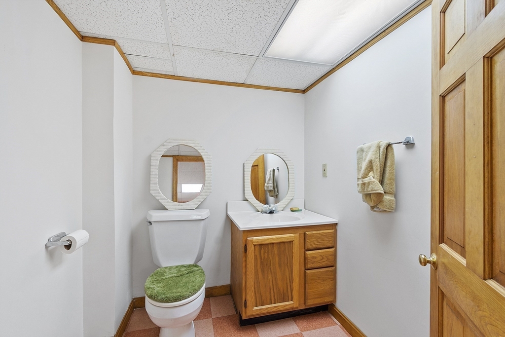 106 Berkeley Road North Andover, MA 01845 - Photo 34 of 42