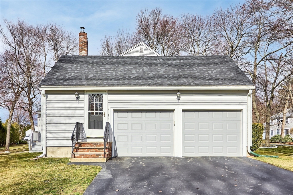 106 Berkeley Road North Andover, MA 01845 - Photo 4 of 42