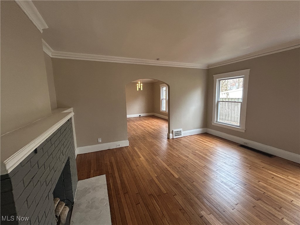 3235 Oak Road Cleveland, OH 44118 - Photo 5 of 47 Living Room