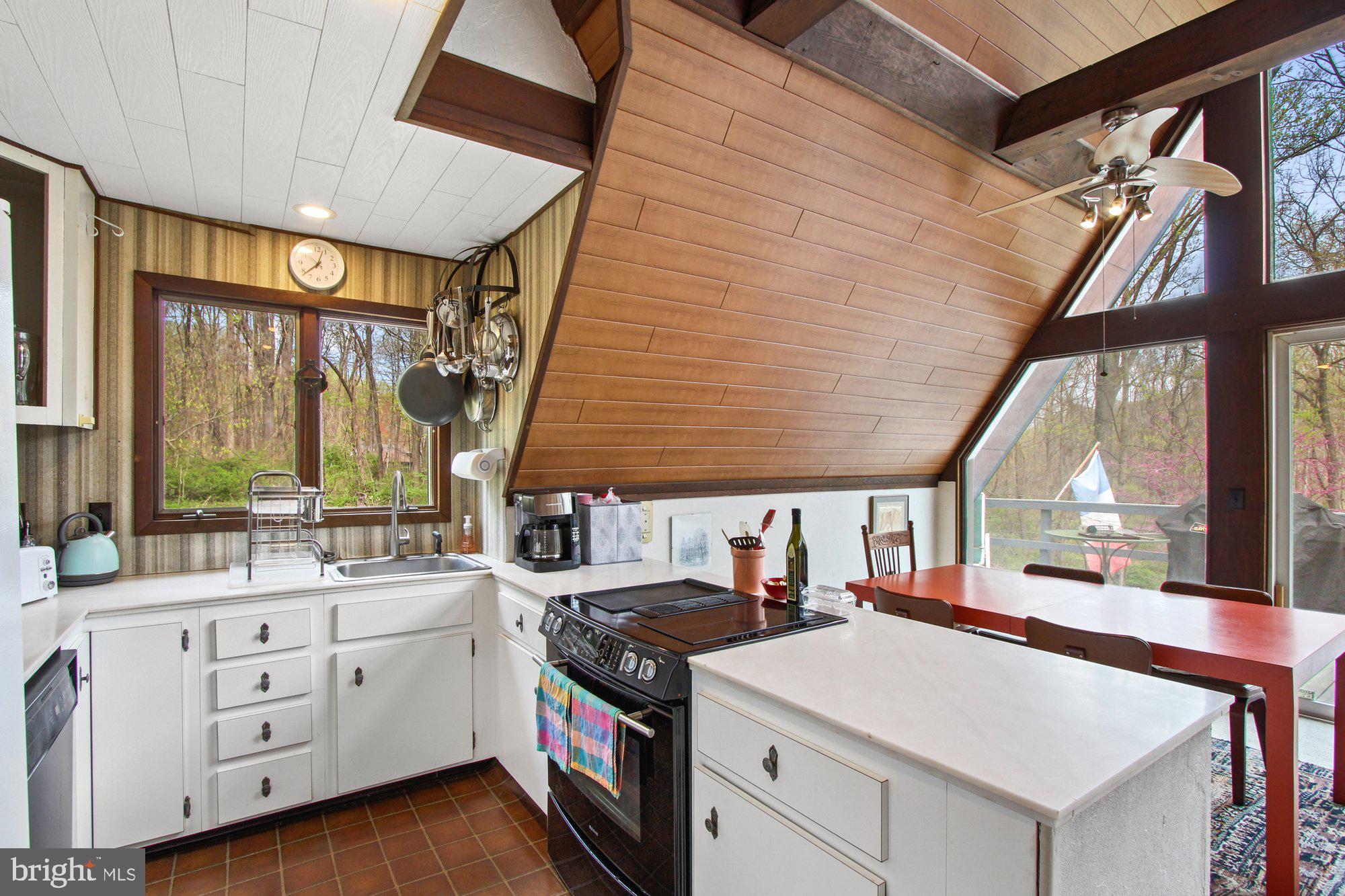 955 Copenhaffer Road York, PA 17404 - Photo 8 of 38
