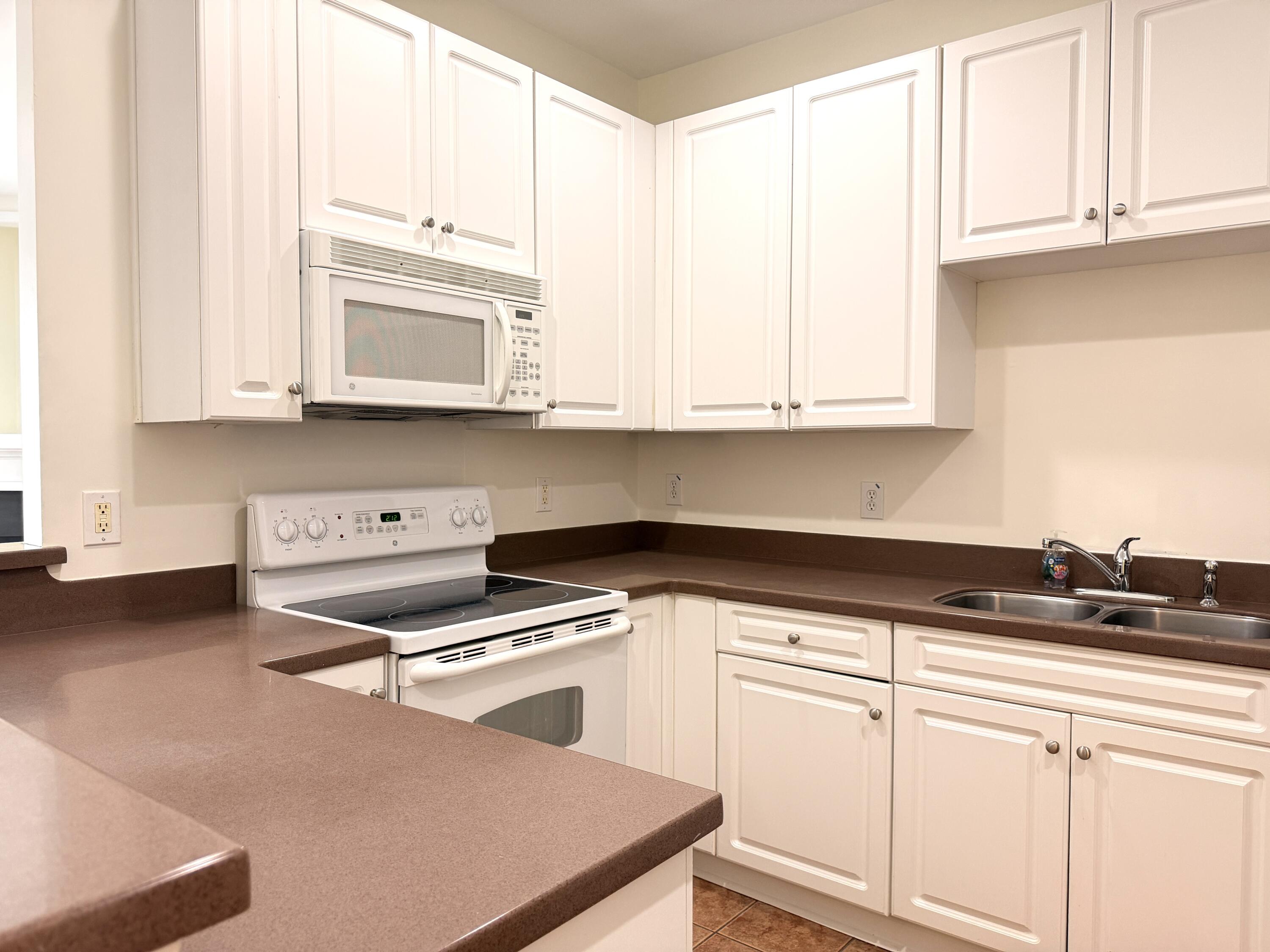 4105 Perrine Street Charleston, SC 29414 - Photo 7 of 18 IMG_9563