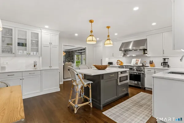 $2,099,000 | 165 Hemlock Hills Road South, Fairfield, CT 06824