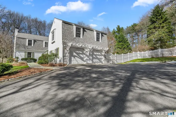 $2,099,000 | 165 Hemlock Hills Road South, Fairfield, CT 06824