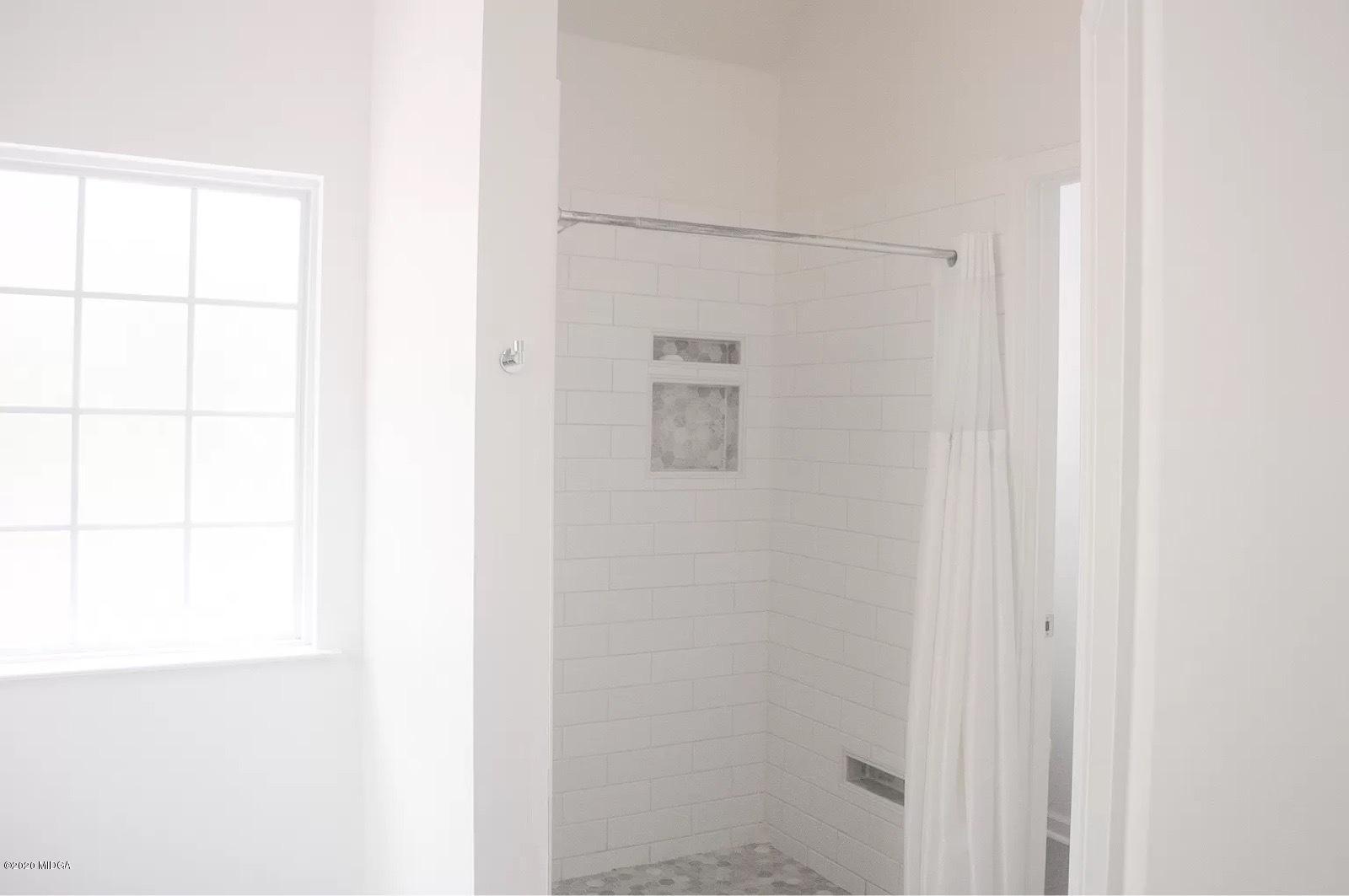 17 Old Benton Road Juliette, GA 31046 - Photo 13 of 19 a bathroom with a shower