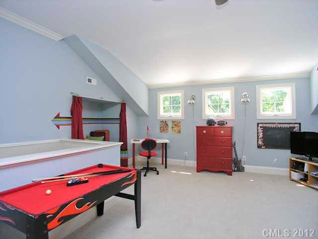 319 Heathwood Road Charlotte, NC 28211 - Photo 14 of 16 Gallery Image 14