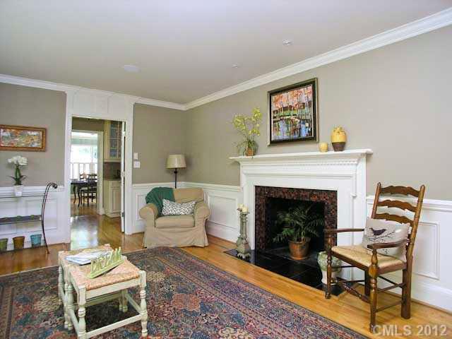319 Heathwood Road Charlotte, NC 28211 - Photo 4 of 16 Gallery Image 4