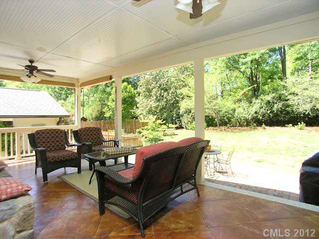 319 Heathwood Road Charlotte, NC 28211 - Photo 9 of 16 Gallery Image 9