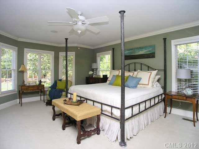 319 Heathwood Road Charlotte, NC 28211 - Photo 10 of 16 Gallery Image 10