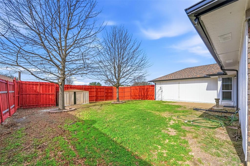 210 South Malone Road Allen, TX 75002 - Photo 26 of 36 a view of a yard with a house