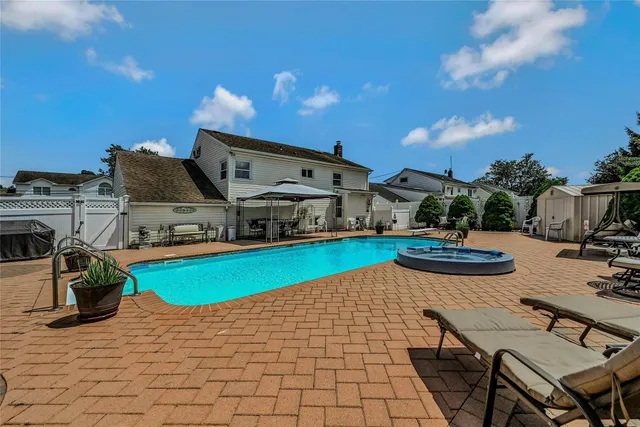 $698,888 | 532 Alwick Avenue, West Islip, NY 11795