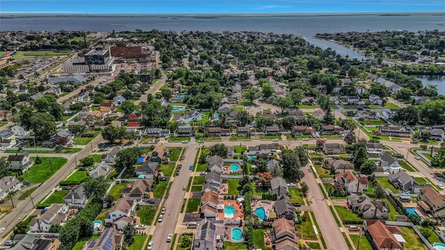 $698,888 | 532 Alwick Avenue, West Islip, NY 11795