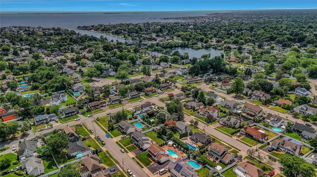 $698,888 | 532 Alwick Avenue, West Islip, NY 11795