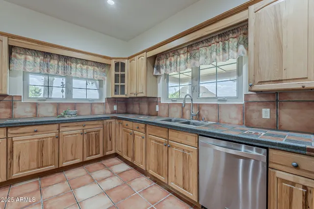 $960,000 | 7496 South Linda Lou Road, Eloy, AZ 85131