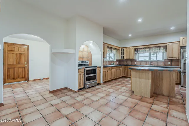 $960,000 | 7496 South Linda Lou Road, Eloy, AZ 85131