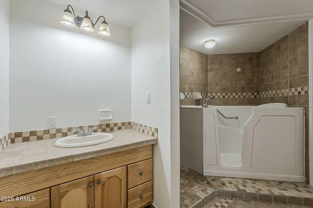 $960,000 | 7496 South Linda Lou Road, Eloy, AZ 85131