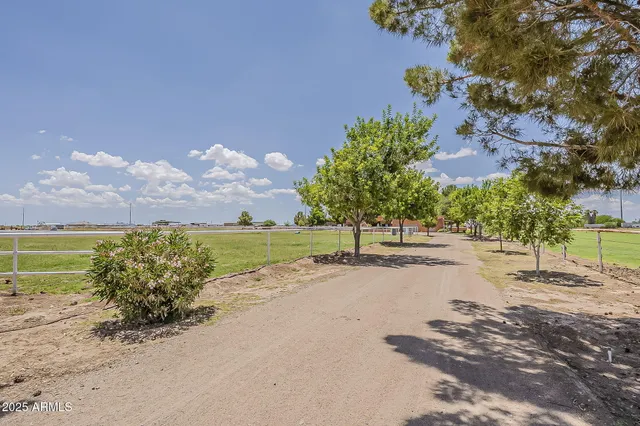 $960,000 | 7496 South Linda Lou Road, Eloy, AZ 85131