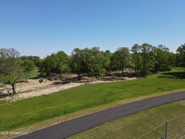 $100,000 | 12 Como Trace Drive, Senatobia, MS 38668