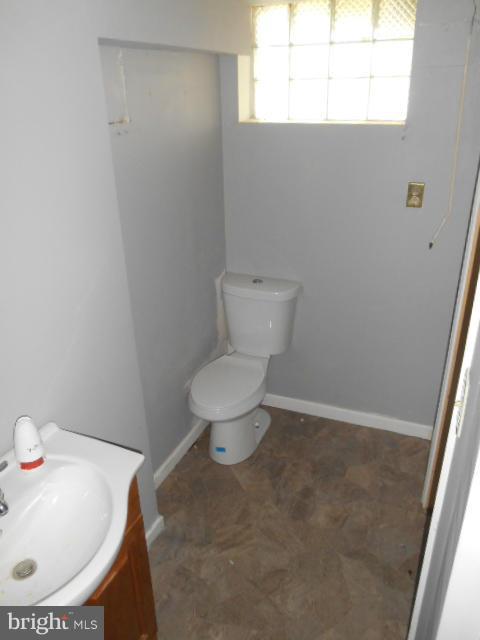 1545 Sheffield Road Baltimore, MD 21218 - Photo 12 of 20 Bath
