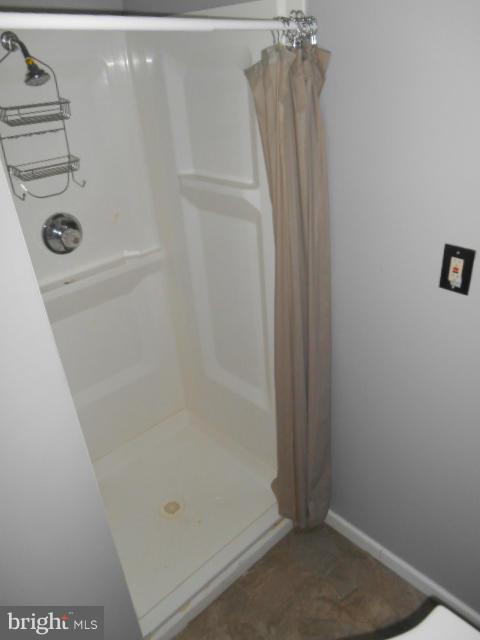 1545 Sheffield Road Baltimore, MD 21218 - Photo 13 of 20 Bath
