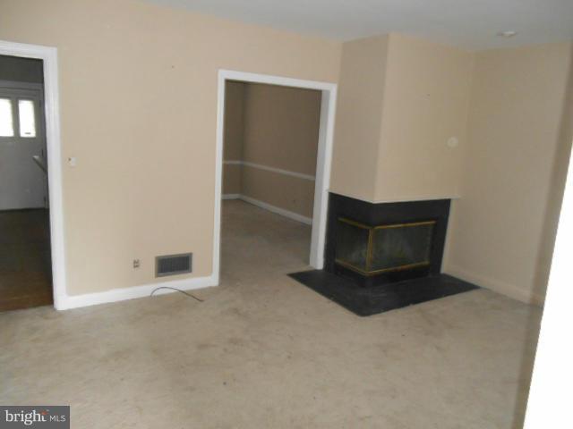 1545 Sheffield Road Baltimore, MD 21218 - Photo 4 of 20 Living Room