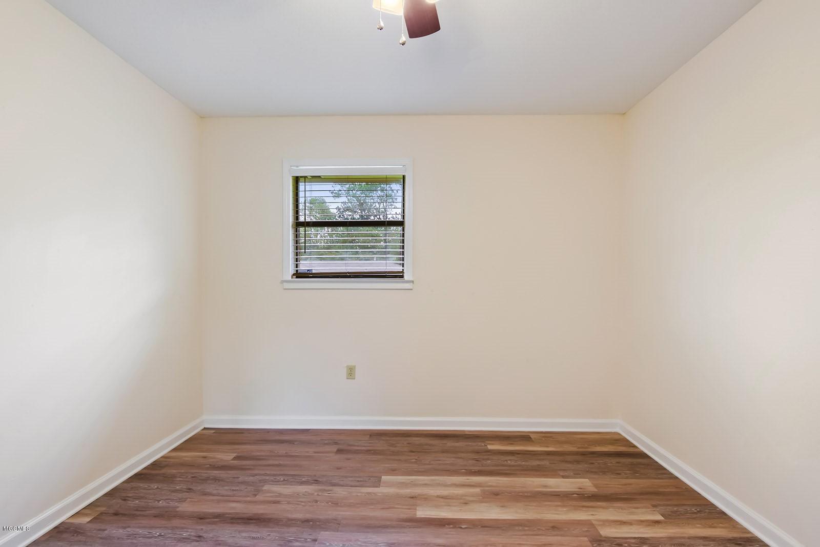 910 Hemlock Road Gulfport, MS 39503 - Photo 11 of 13 910 Hemlock Rd-11
