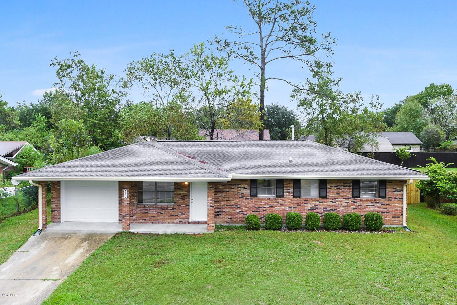 910 Hemlock Road Gulfport, MS 39503 - Photo 2 of 13 910 Hemlock Rd-2
