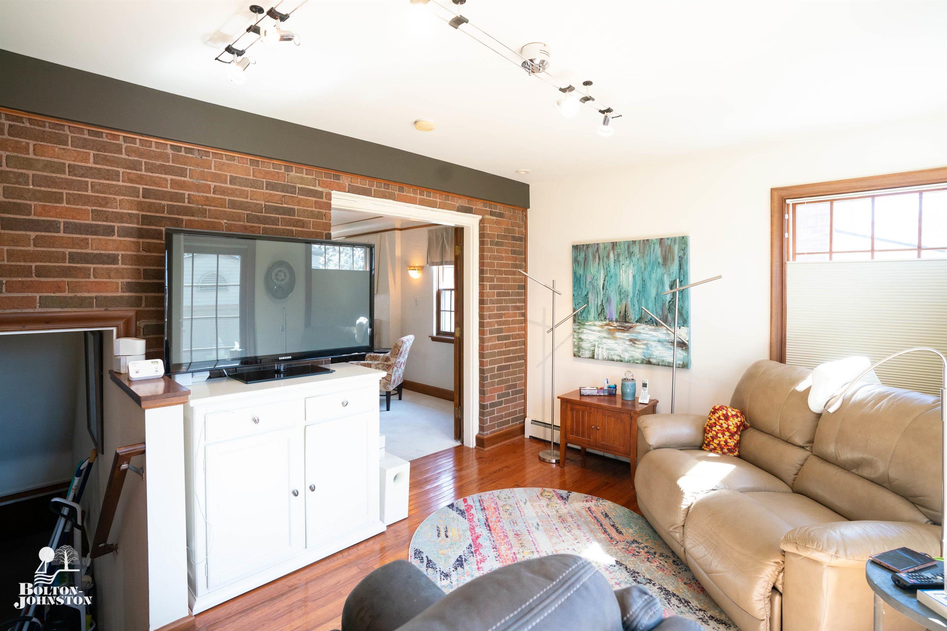 259 McMillan Road Grosse Pointe, MI 48236 - Photo 16 of 39 50105625-15.JPG