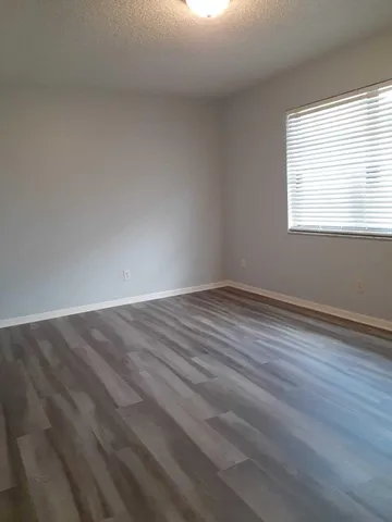 $2,295 | 4648 Summit Boulevard, West Palm Beach, FL 33415