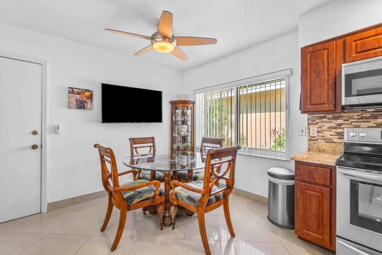 22028 Colony Drive Boca Raton, FL 33433 - Photo 11 of 34 013-22028ColonyDrive-BocaRaton-FL-33433-