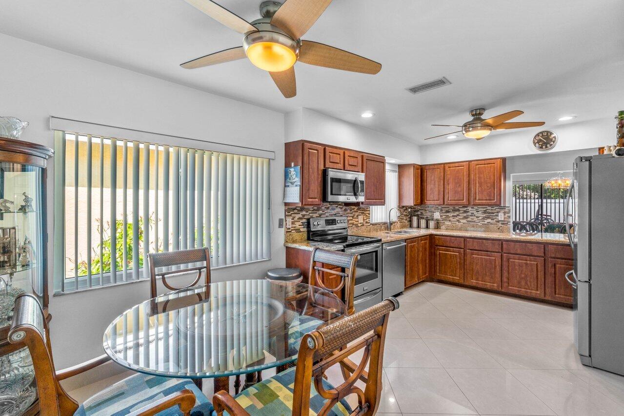 22028 Colony Drive Boca Raton, FL 33433 - Photo 15 of 34 017-22028ColonyDrive-BocaRaton-FL-33433-