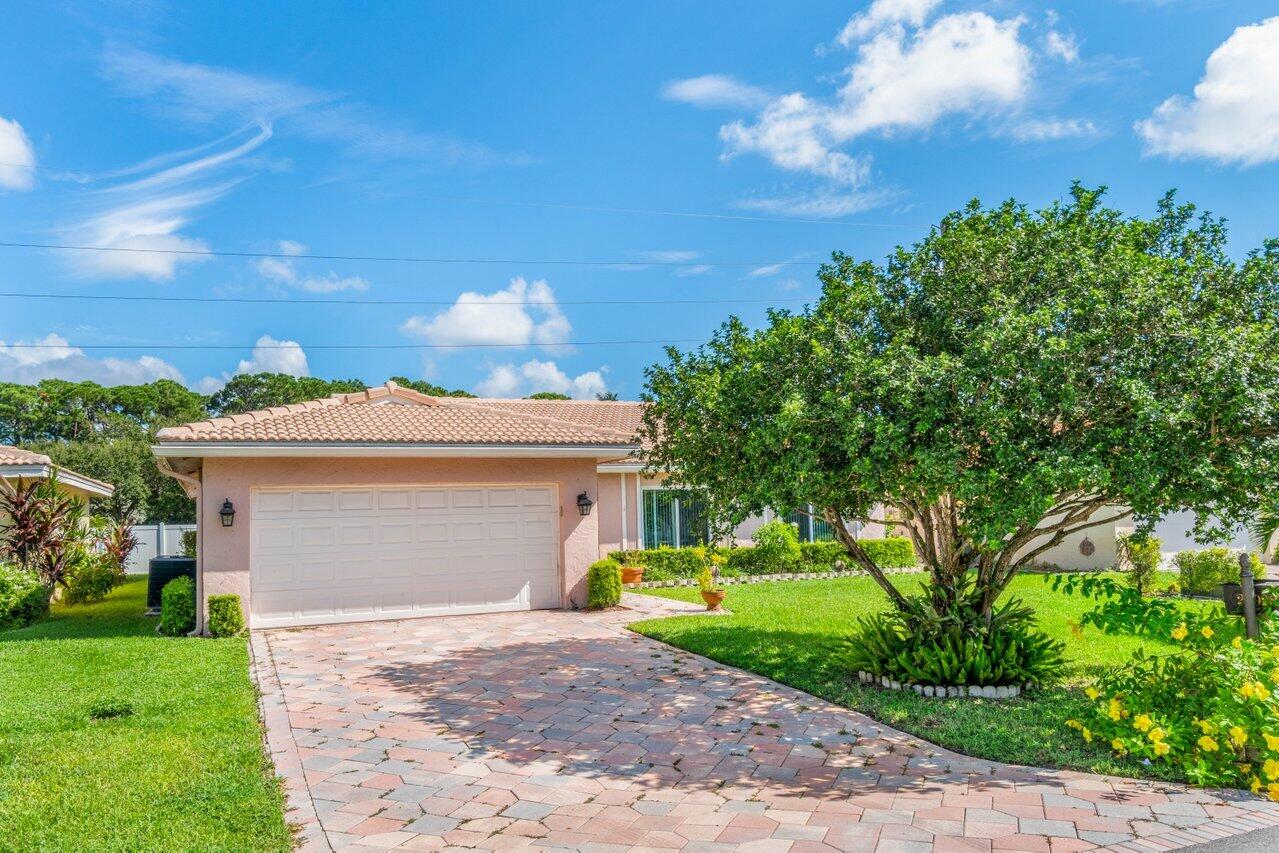 22028 Colony Drive Boca Raton, FL 33433 - Photo 2 of 34 004-22028ColonyDrive-BocaRaton-FL-33433-