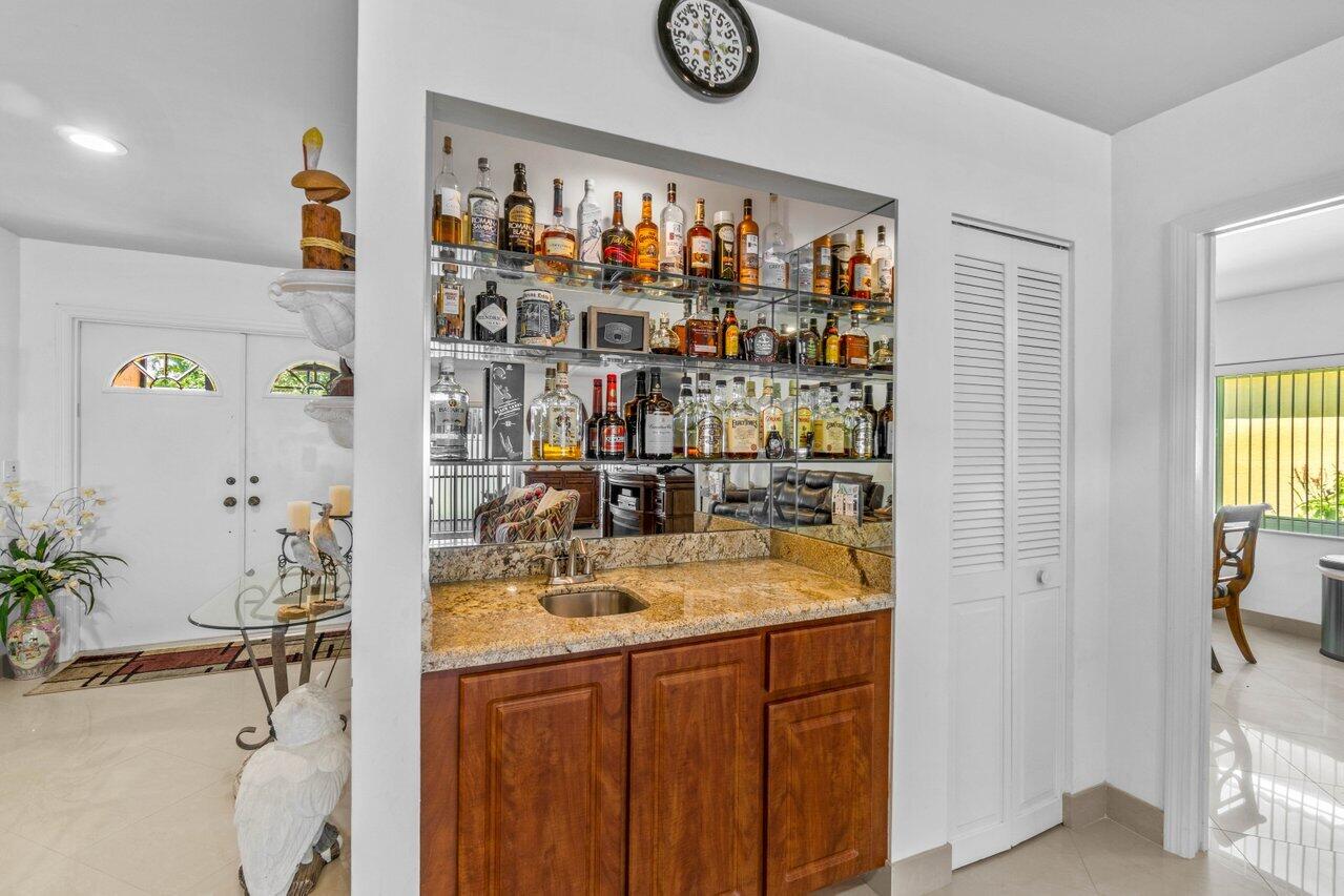 22028 Colony Drive Boca Raton, FL 33433 - Photo 9 of 34 011-22028ColonyDrive-BocaRaton-FL-33433-