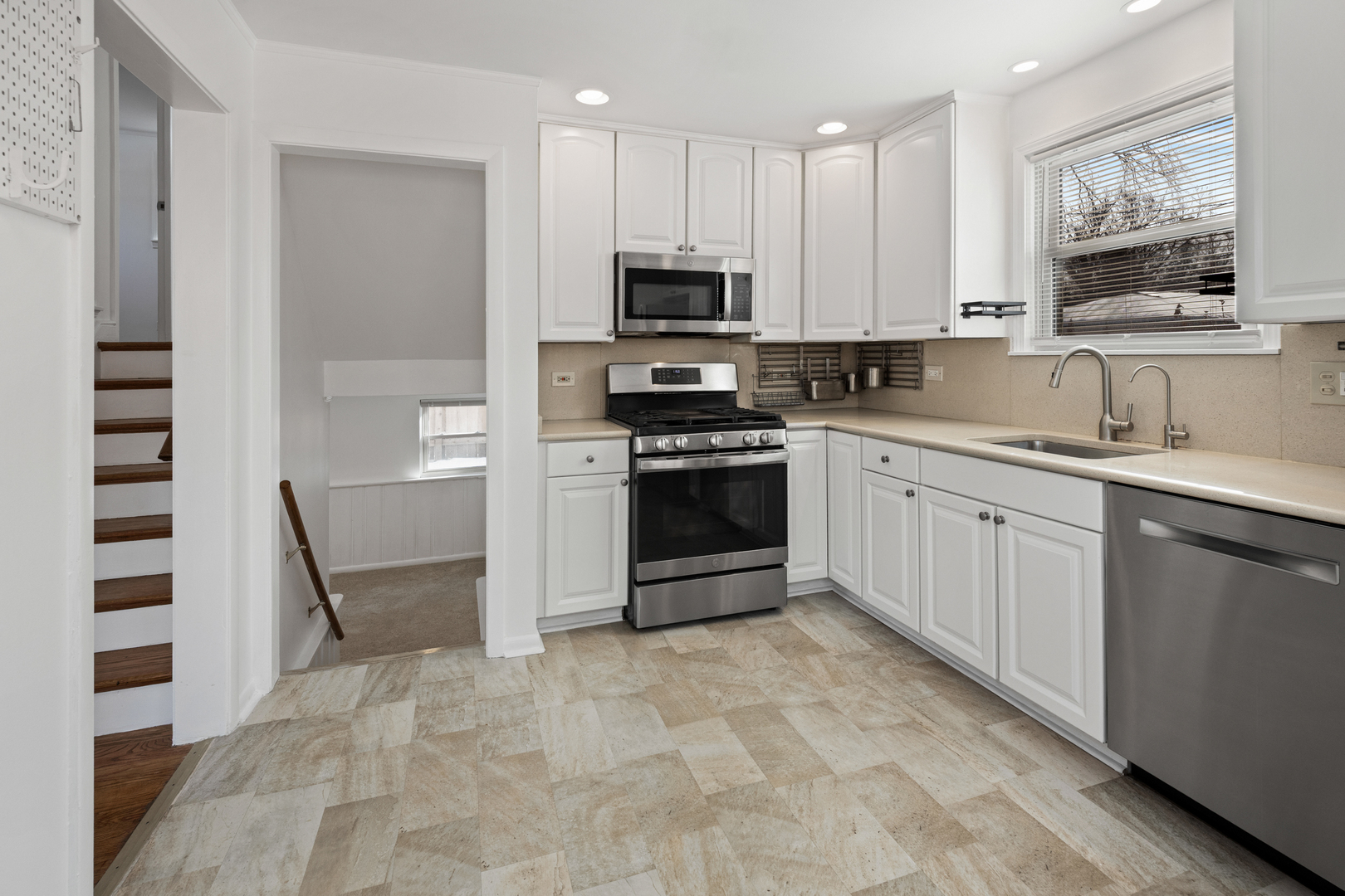 41 Hackberry Lane Glenview, IL 60025 - Photo 4 of 33