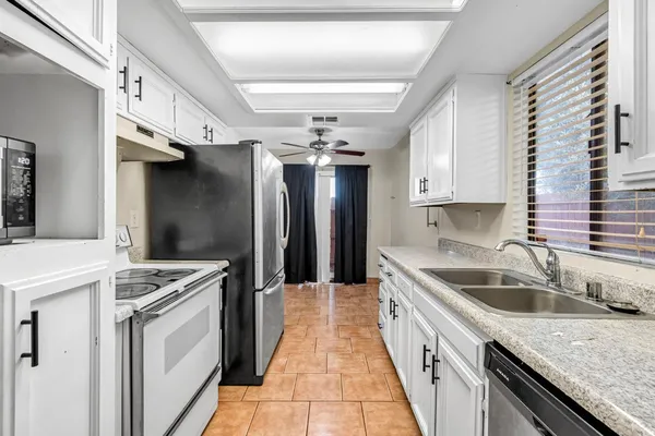 $235,000 | 5965 East Shields Avenue, Unit 180, Fresno, CA 93727