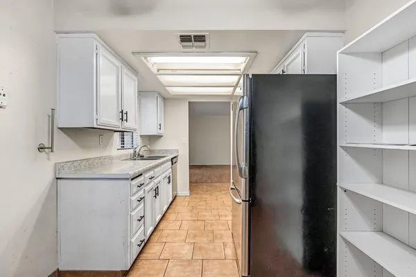 $235,000 | 5965 East Shields Avenue, Unit 180, Fresno, CA 93727